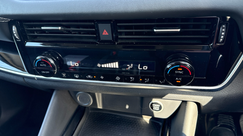 Nissan Qashqai 1.3 DiG-T MH 158 N-Connecta 5dr Xtronic Petrol Hatchback